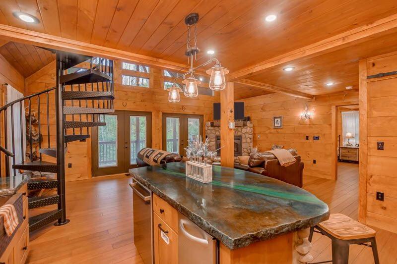 The Buckhorn By Stony Brook Cabins Gatlinburg Eksteriør bilde