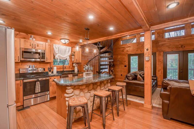 The Buckhorn By Stony Brook Cabins Gatlinburg Eksteriør bilde